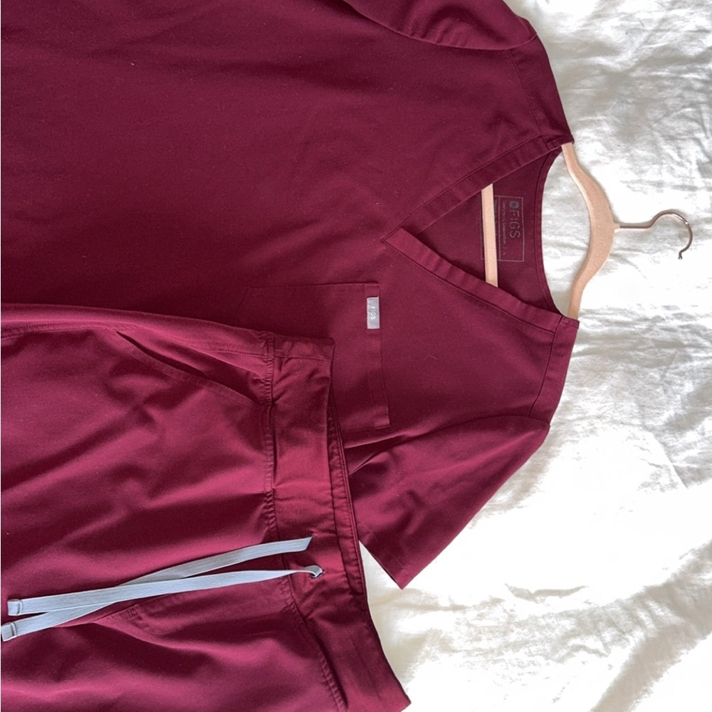 Figs Maroon Scrub Set